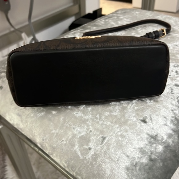 Coach purse - Picture 5 of 9